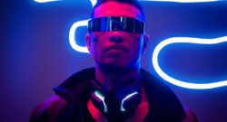 homem no estilo cyberpunk